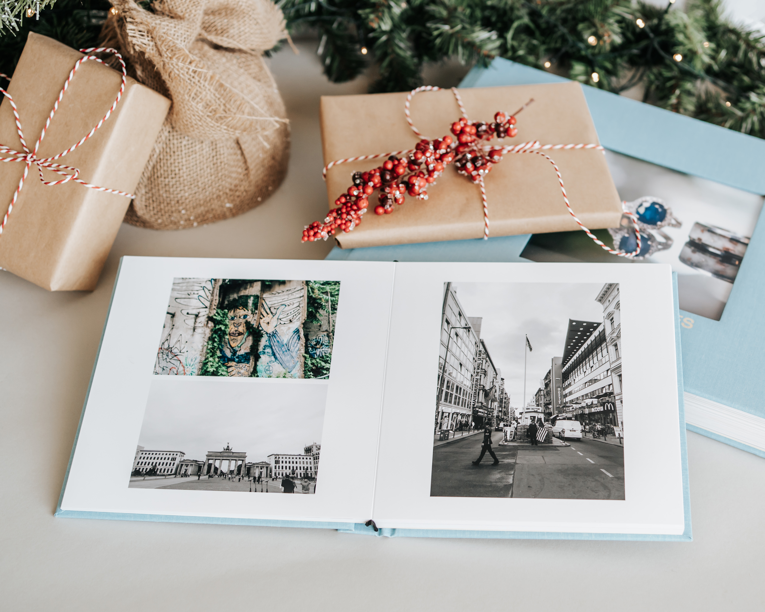 Eltern Fotoalbum als Geschenk verpackt
