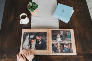 How to Create Your Picture-Perfect Wedding Album, Including Tips