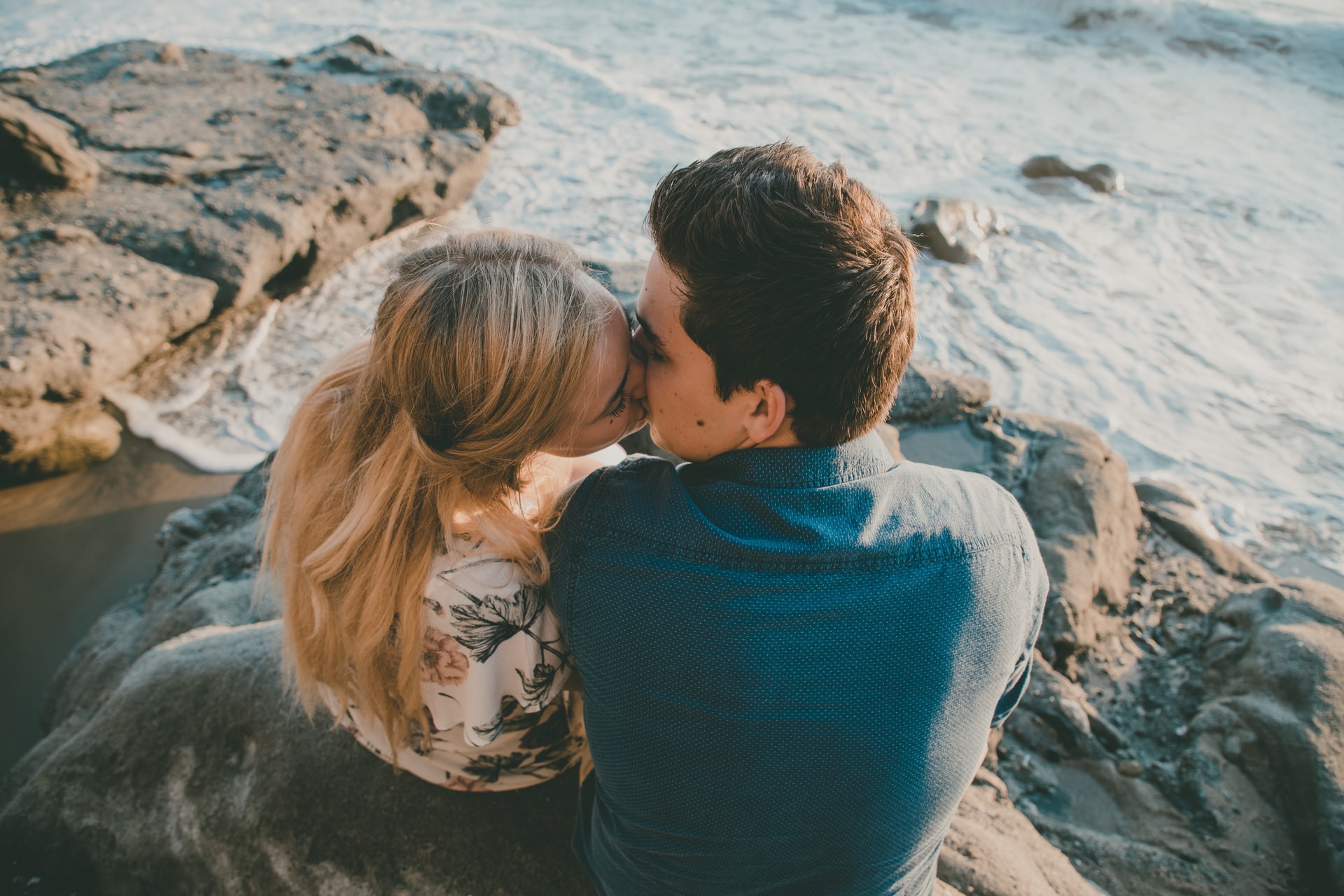 Engagement Kiss on cliff